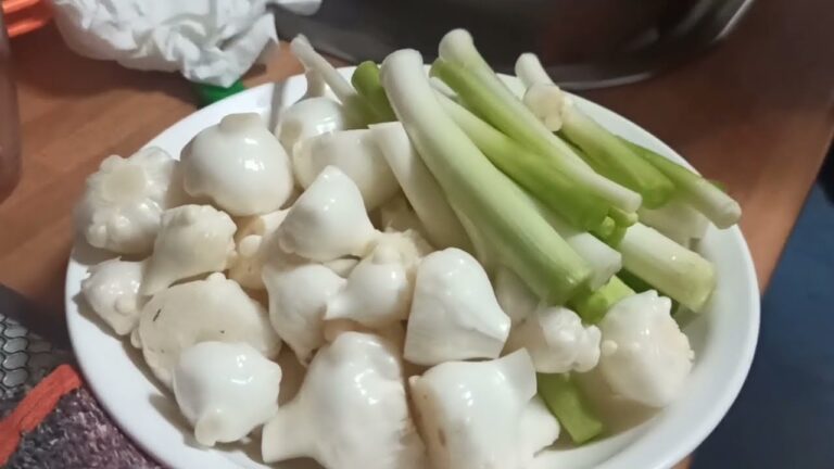 Caldo Reconfortante con Toque de Cocina Gujarati